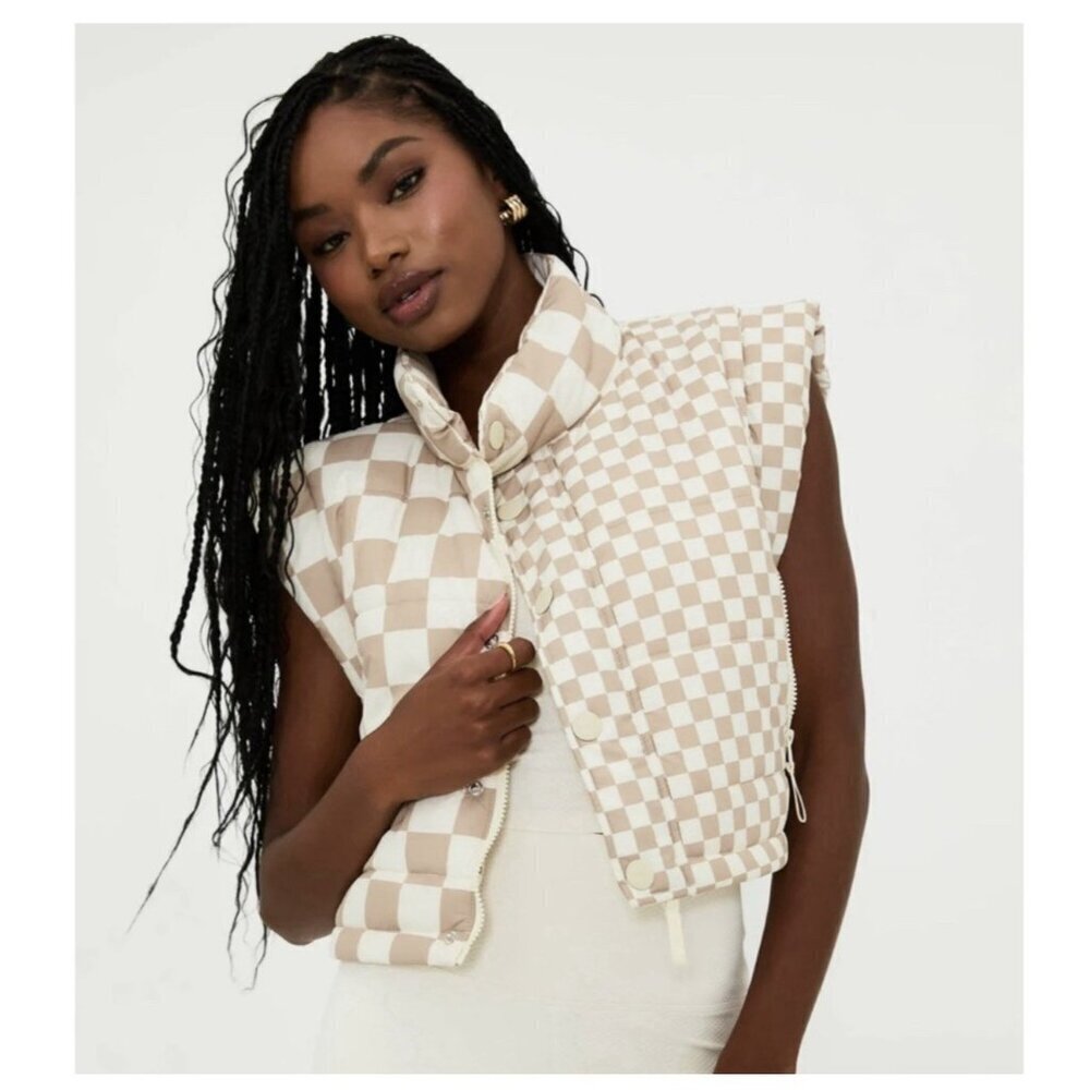 BEACH Riot Canyon Crop Puffer Vest Womens M $168 Read - Picture 10 of 11